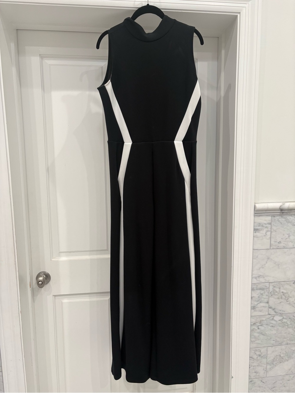 SPANX Airessentials Black Sleeveless Jumpsuit with White Paneling - Picture 3 of 3